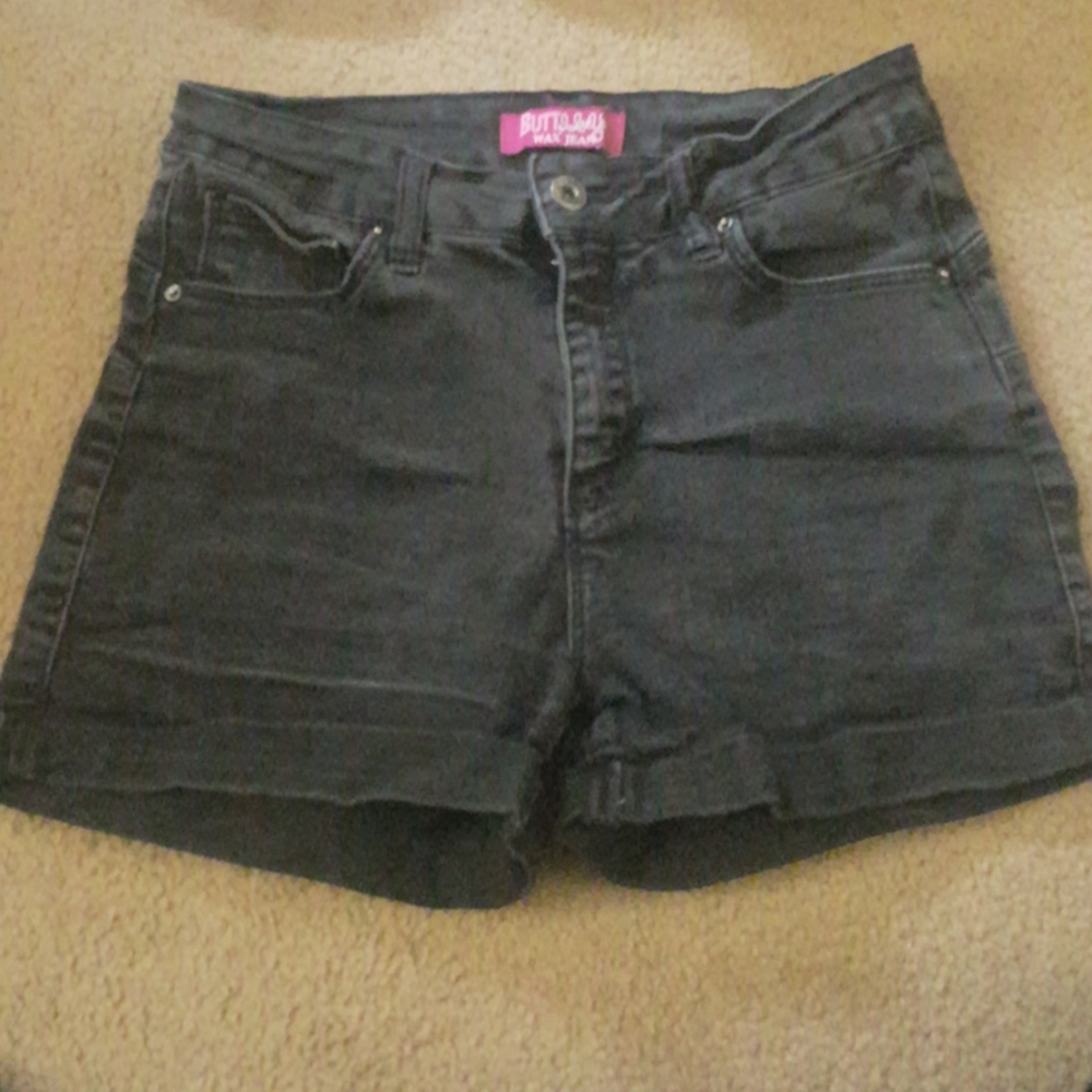 FINAL PRICE black mid-rize jean shorts